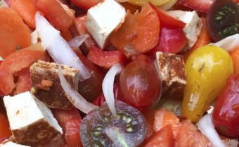 Веганские салаты: особенности приготовления, вкусные рецепты на каждый день