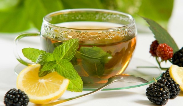 Чай с мятой: химический состав, польза и противопоказания, правила заваривания