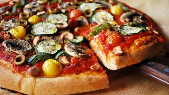 Веганская пицца: особенности приготовления, вкусные рецепты на каждый день