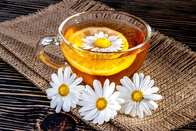 Ромашковый чай: химический состав, польза и вред, рекомендации по завариванию