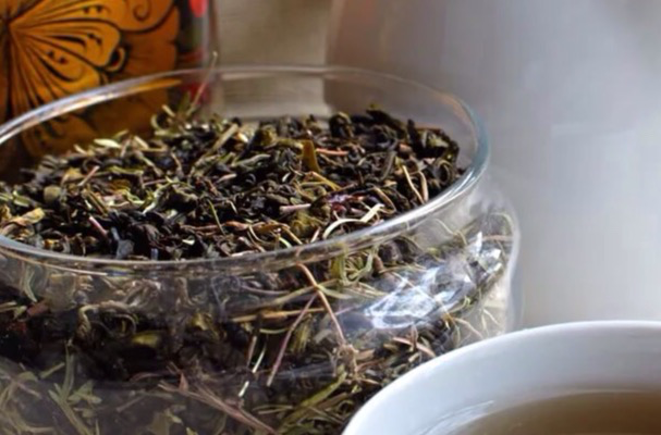 Чай с чабрецом: полезные свойства и противопоказания, лучшие рецепты заваривания